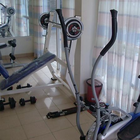 De Holiday Beach Hotel Kokrobite Экстерьер фото