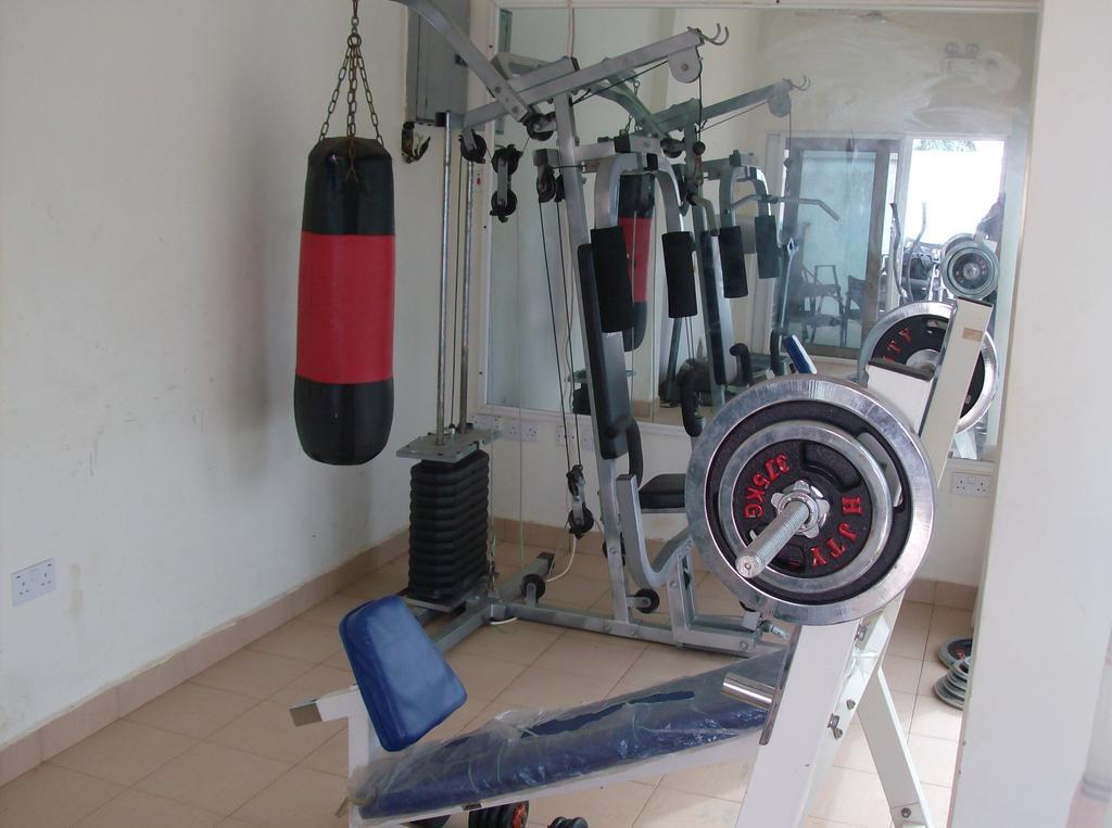 De Holiday Beach Hotel Kokrobite Экстерьер фото
