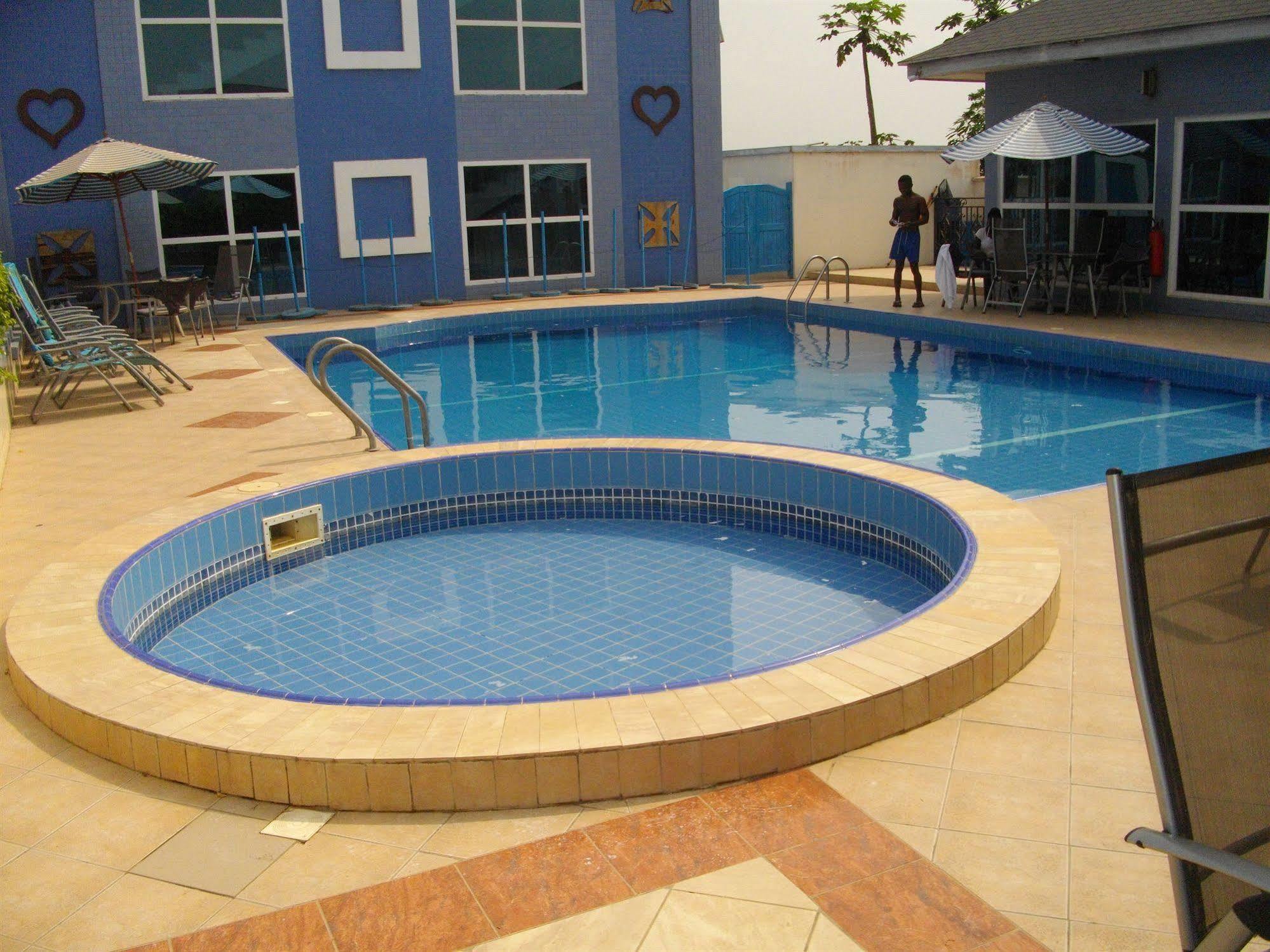 De Holiday Beach Hotel Kokrobite Экстерьер фото