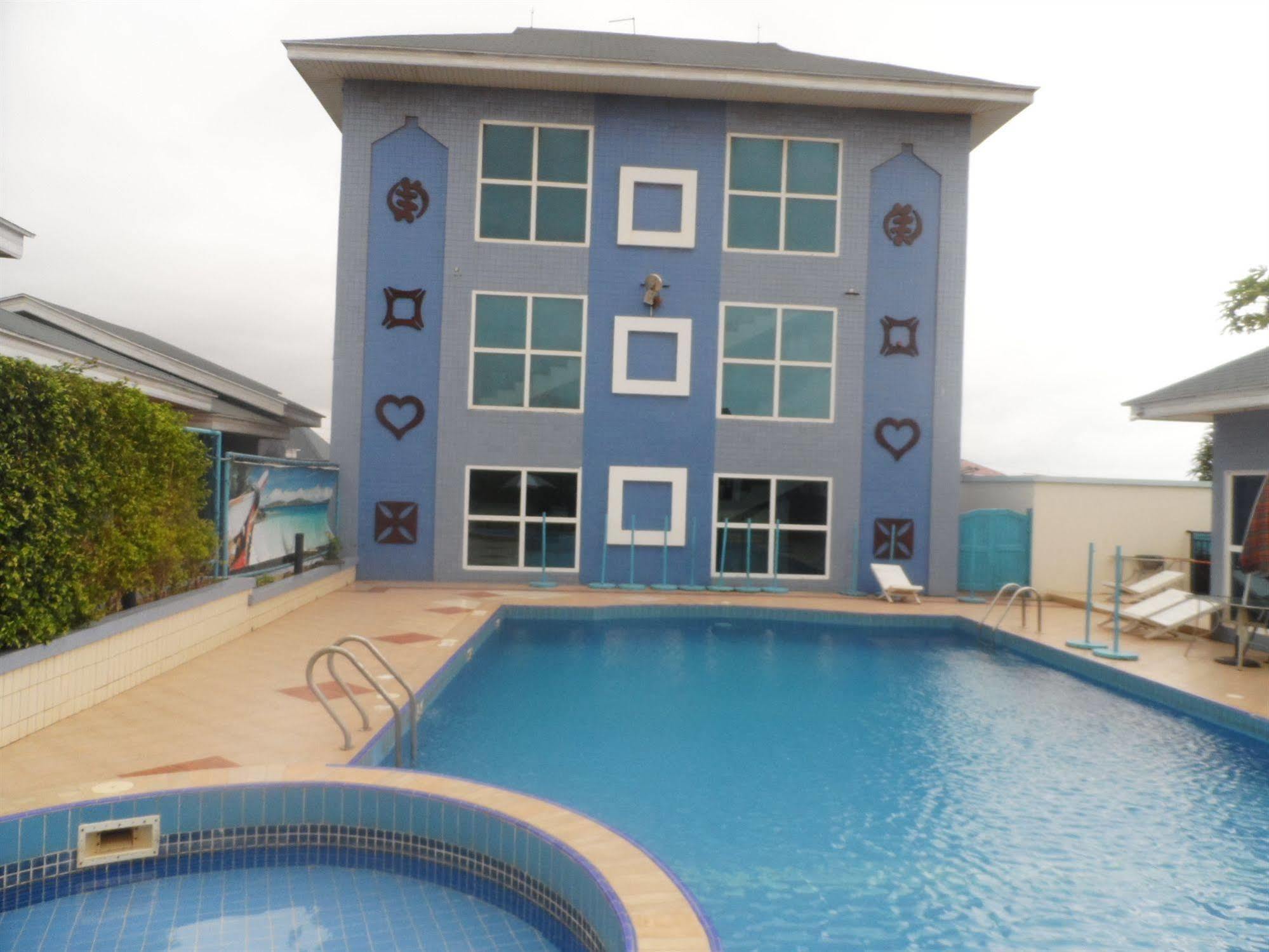 De Holiday Beach Hotel Kokrobite Экстерьер фото