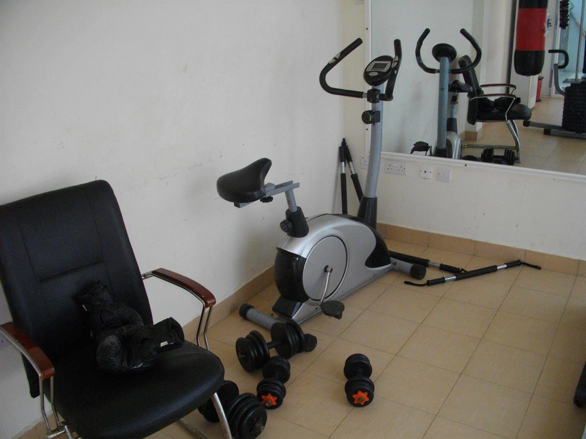 De Holiday Beach Hotel Kokrobite Экстерьер фото