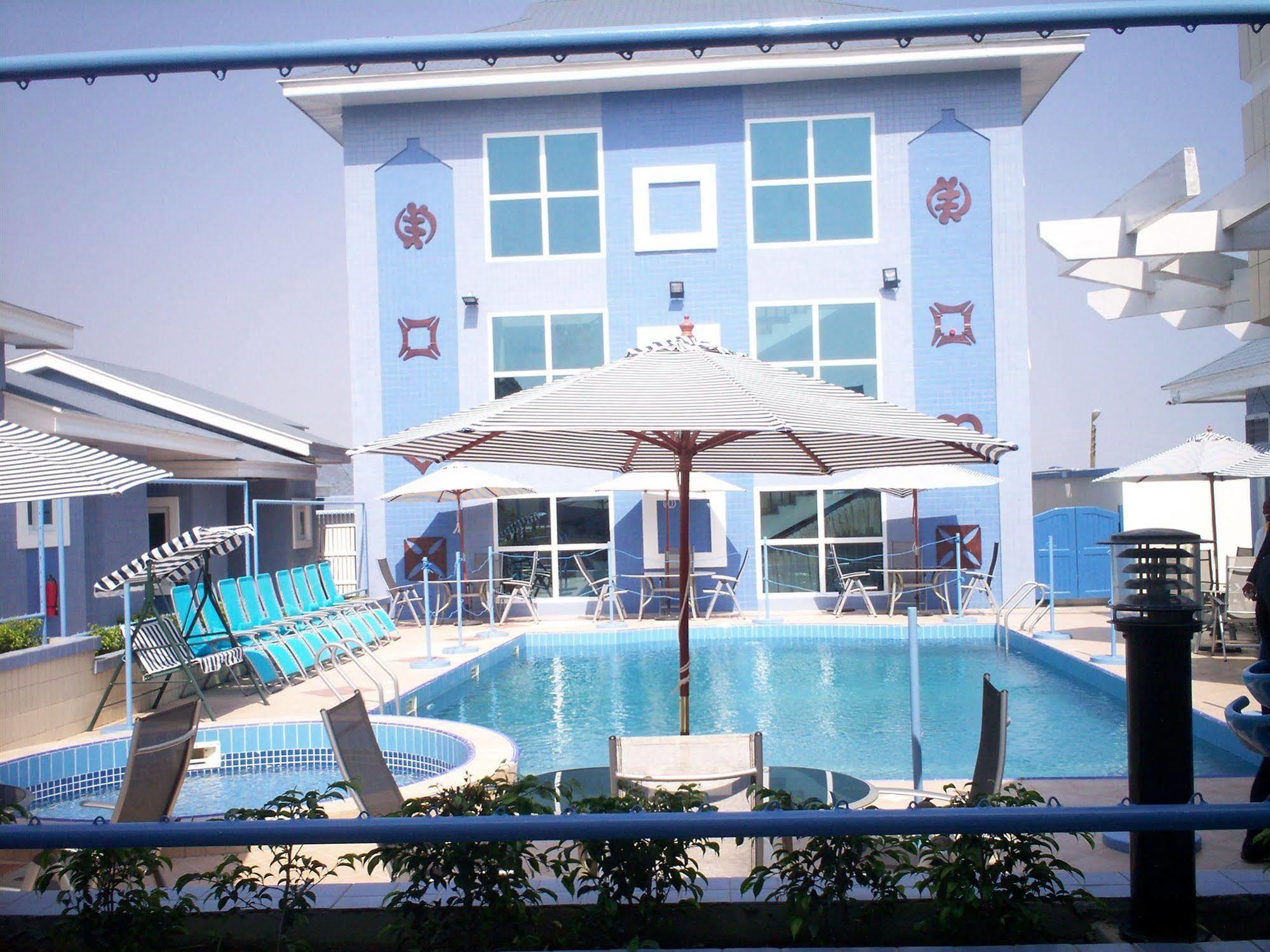 De Holiday Beach Hotel Kokrobite Экстерьер фото